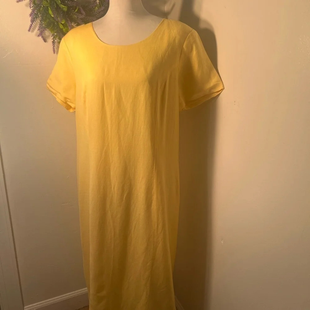 Adolfo Studio 16 short sleeve maxi linen dress, back zipper‎ closure and split